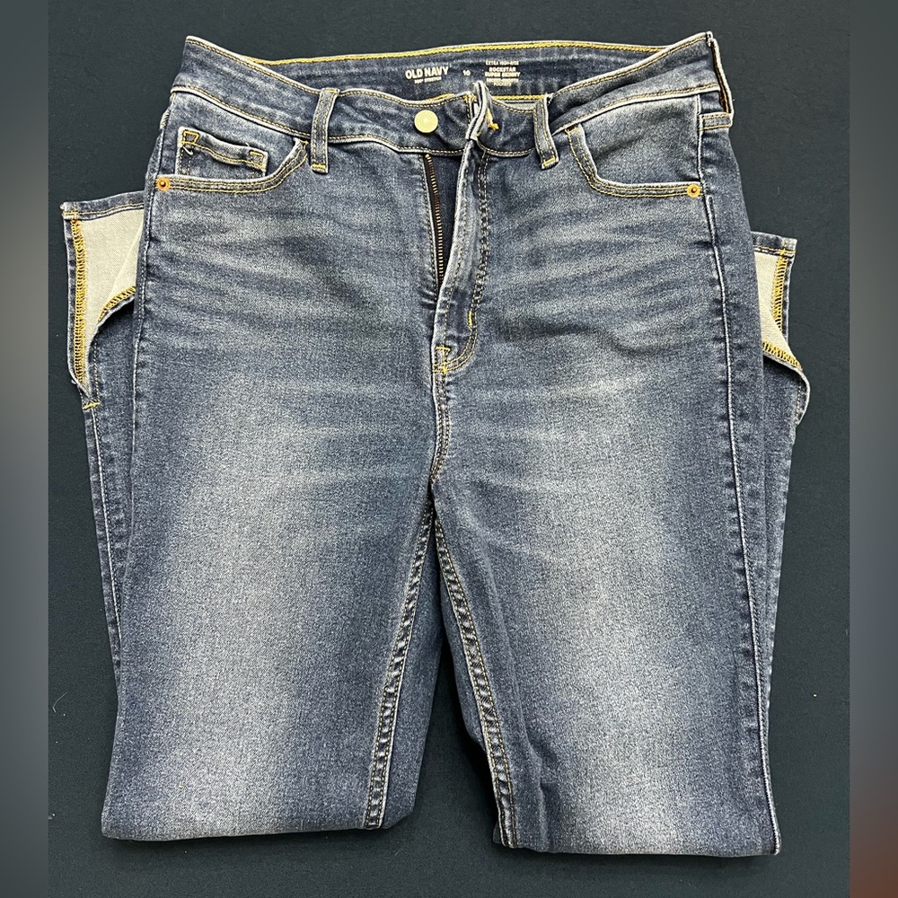 Old Navy Extra High- Rise ROCKSTAR Super Skinny